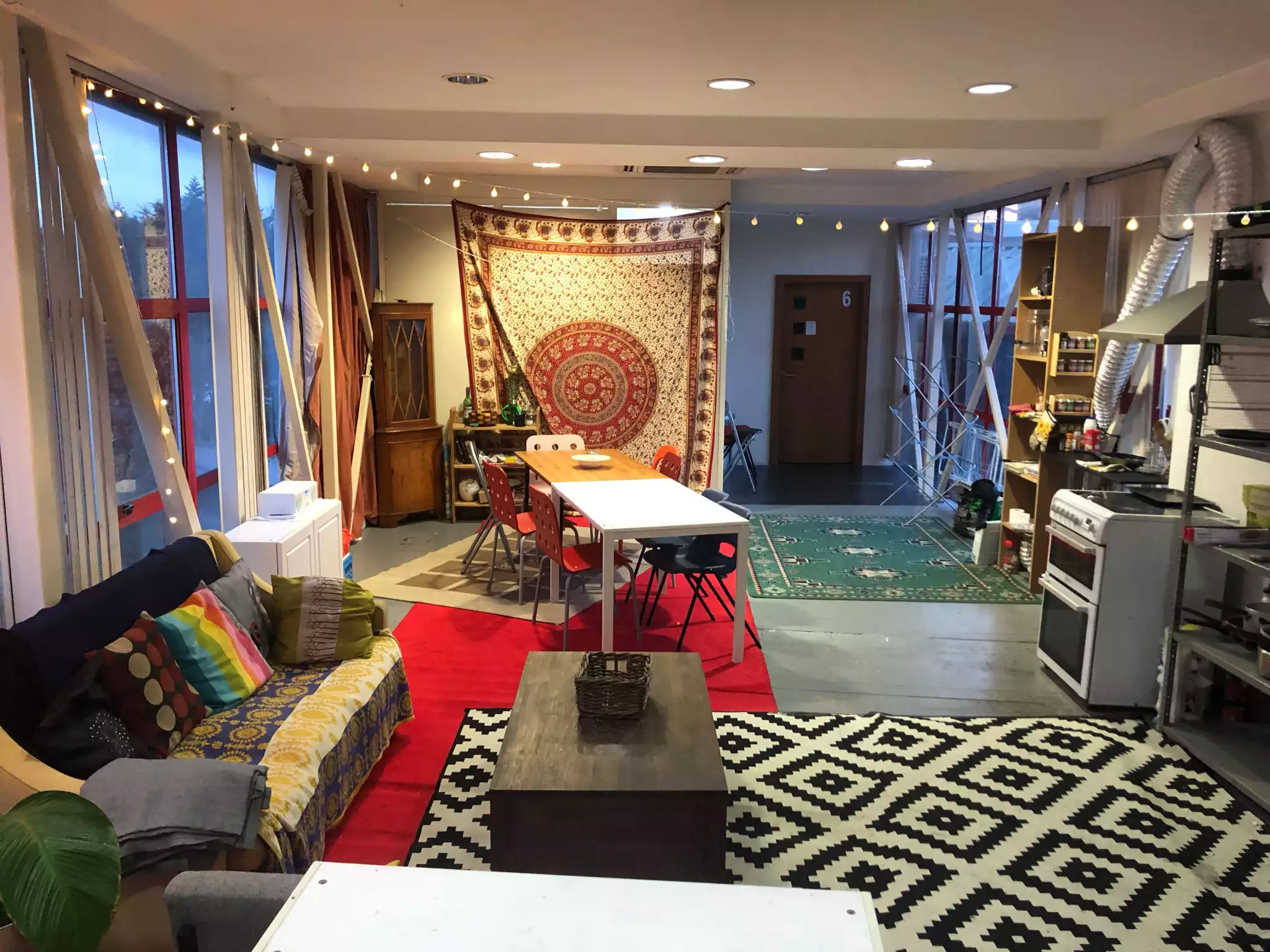 Green room/Kitchen