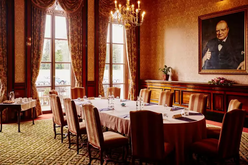 Conference venues in London: Luton Hoo Hotel, Golf & Spa Conference venues in London: Luton Hoo Hotel, Golf & Spa