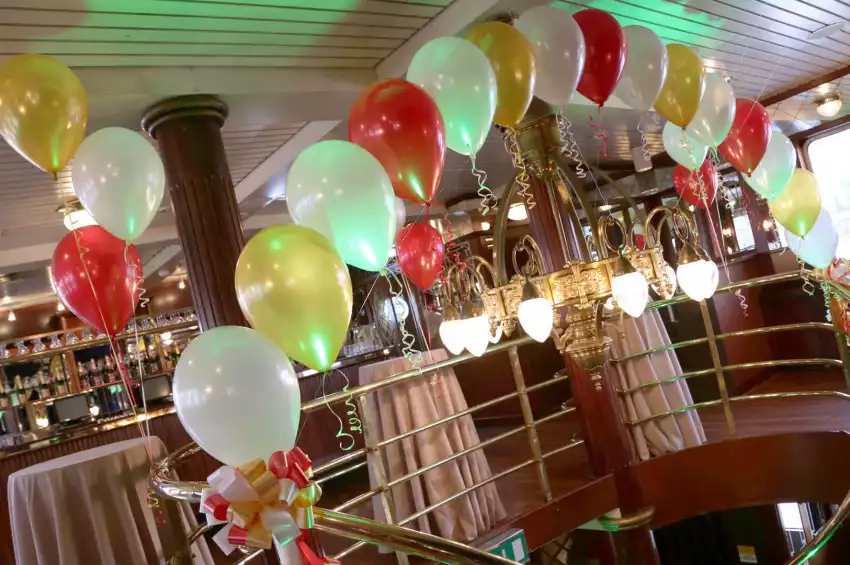 Party venues in London: Dixie Queen ‚Äì Thames Luxury Charters