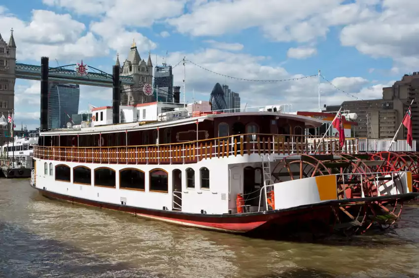 Party venues in London: Elizabethan ‚Äì Thames Luxury Charters