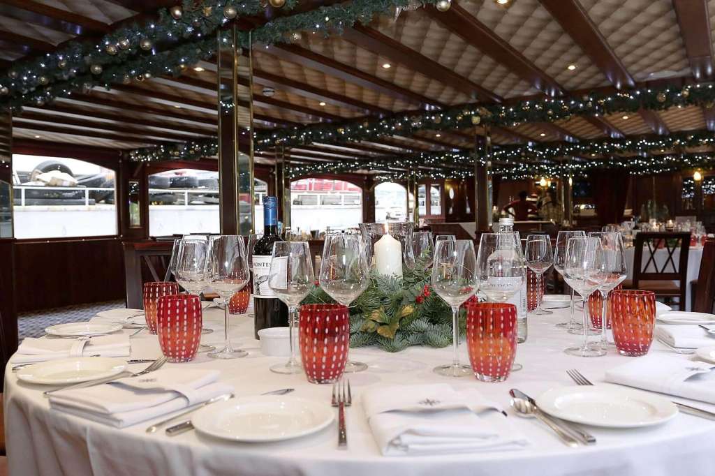 Party venues in London: Elizabethan ‚Äì Thames Luxury Charters