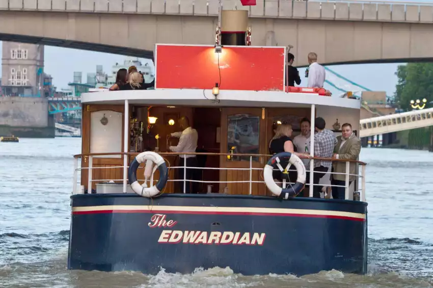 Party venues in London: Edwardian ‚Äì Thames Luxury Charters