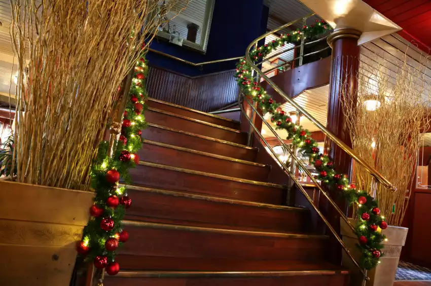 Dixie Queen – Thames Luxury Charters