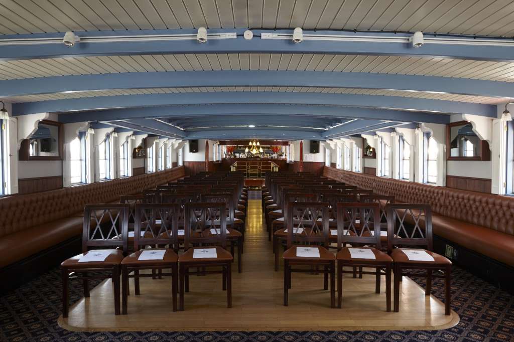 Elizabethan – Thames Luxury Charters
