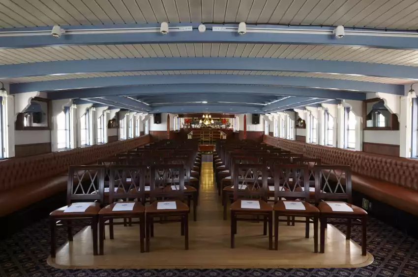 Elizabethan – Thames Luxury Charters