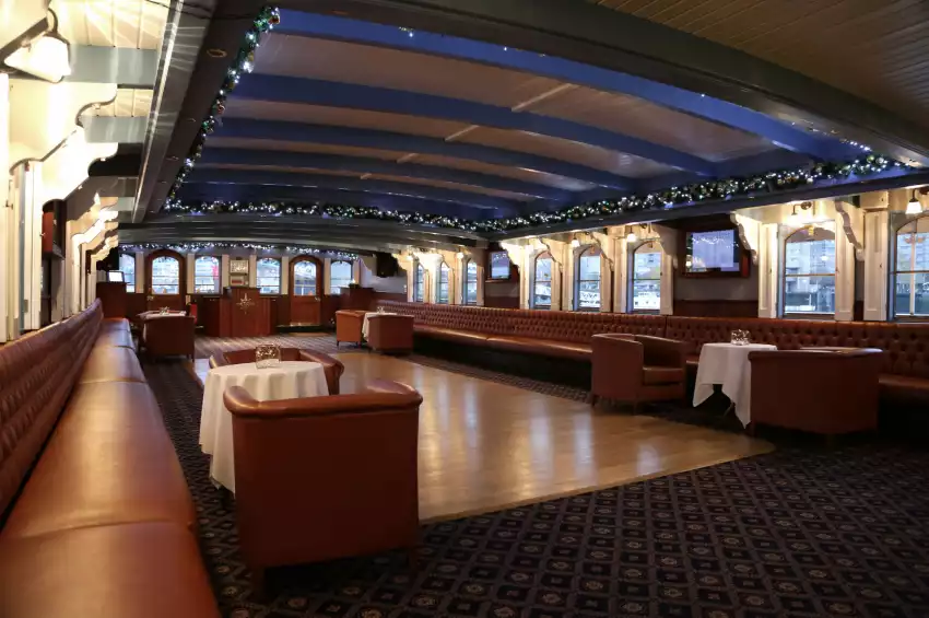 Elizabethan – Thames Luxury Charters