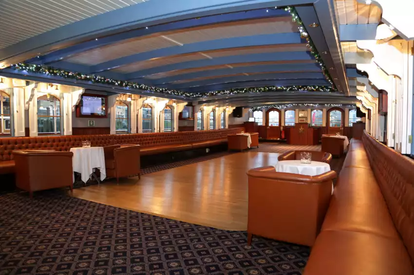 Elizabethan – Thames Luxury Charters