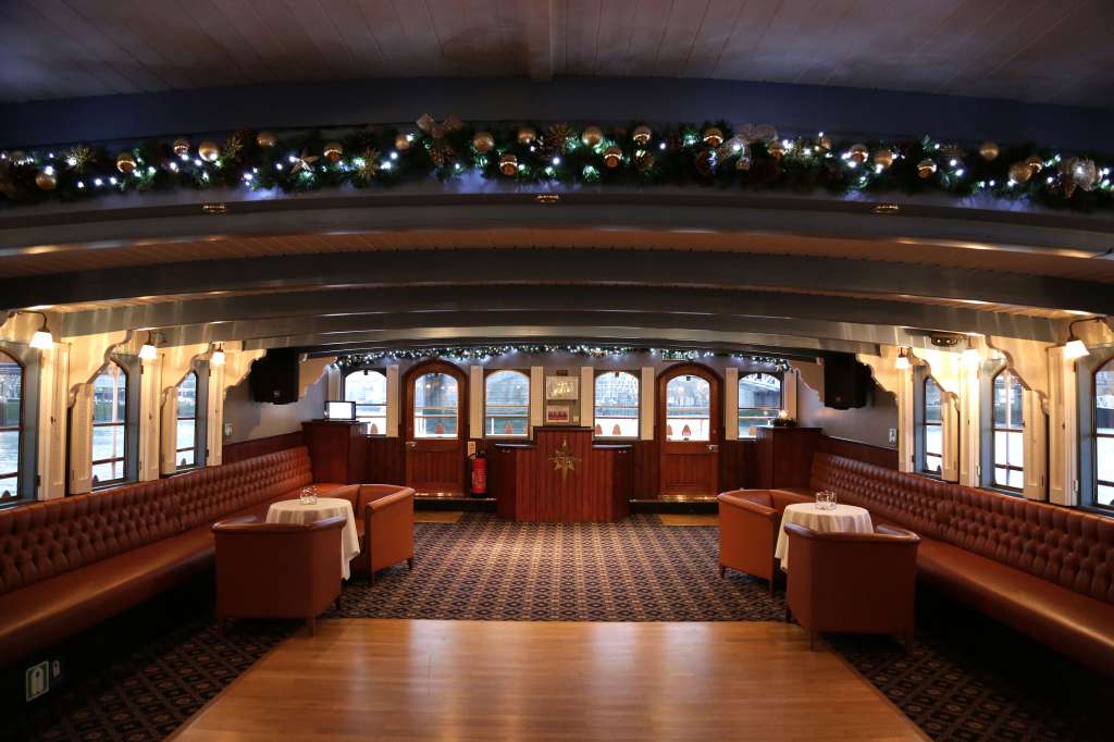 Elizabethan – Thames Luxury Charters