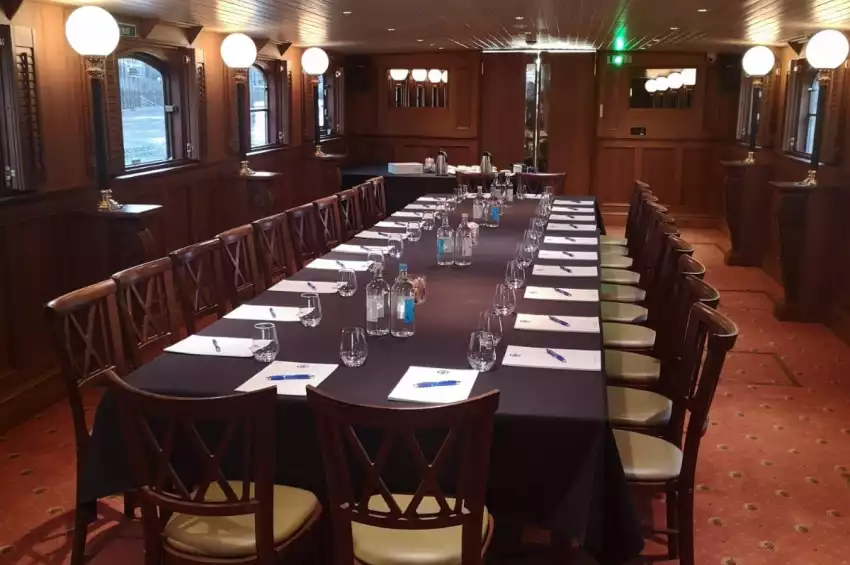 Edwardian – Thames Luxury Charters