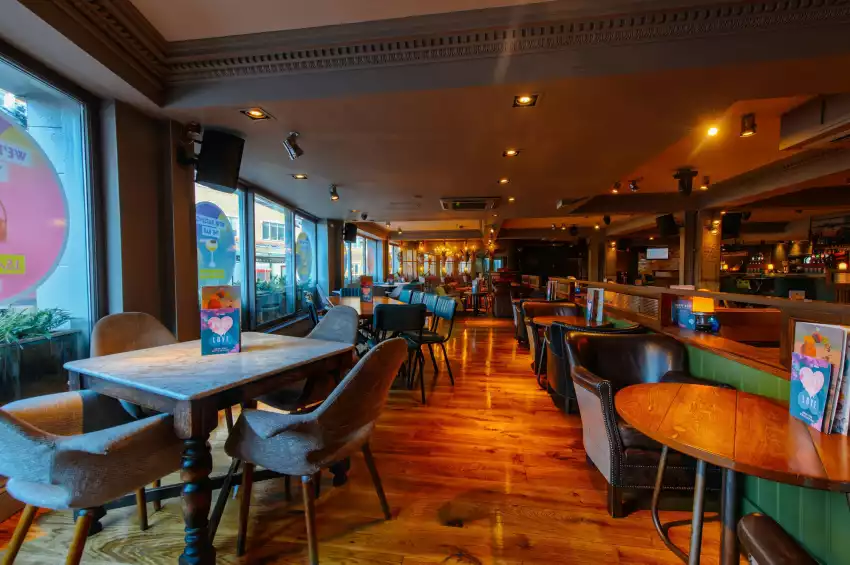 Party venues in London: Revolution Clapham Junction