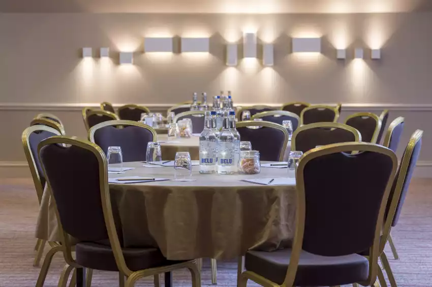 Conference venues in London: Donnington Valley Hotel