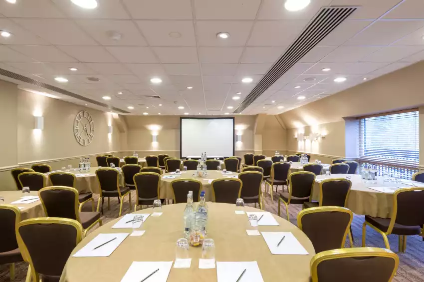 Conference venues in London: Donnington Valley Hotel
