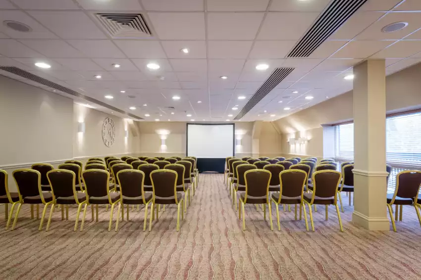 Conference venues in London: Donnington Valley Hotel