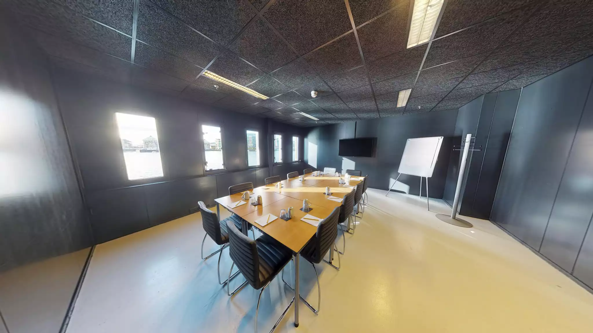 Medium Meeting Room