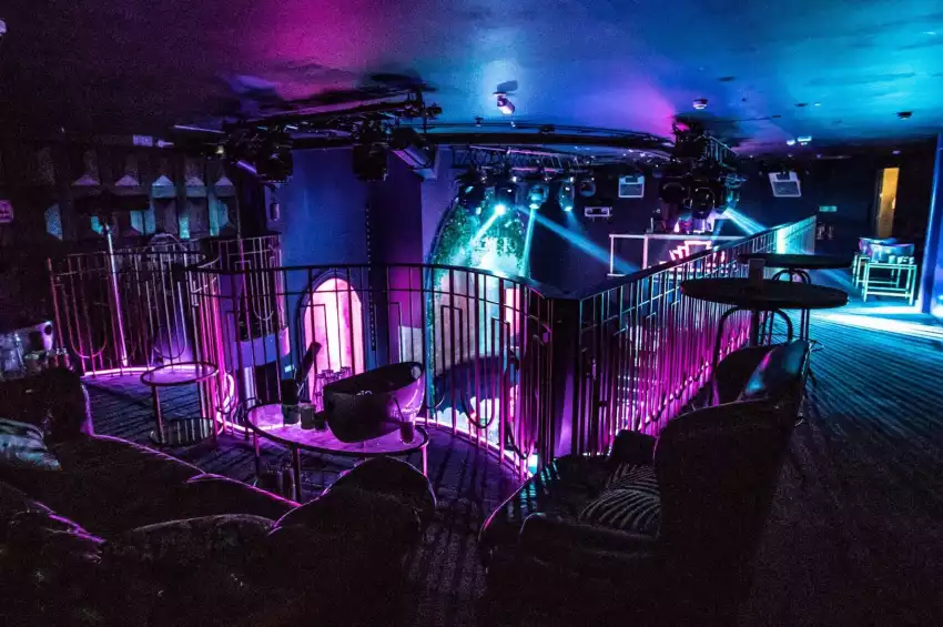 The London Reign Showclub  The London Reign Showclub