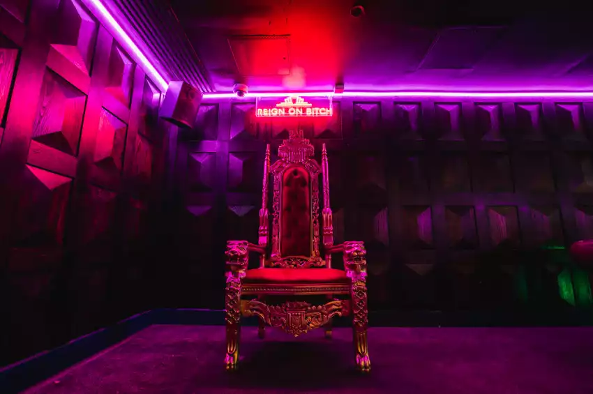 The London Reign Showclub  The London Reign Showclub