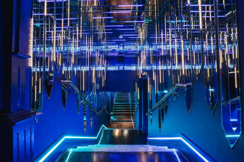 The London Reign Showclub  The London Reign Showclub