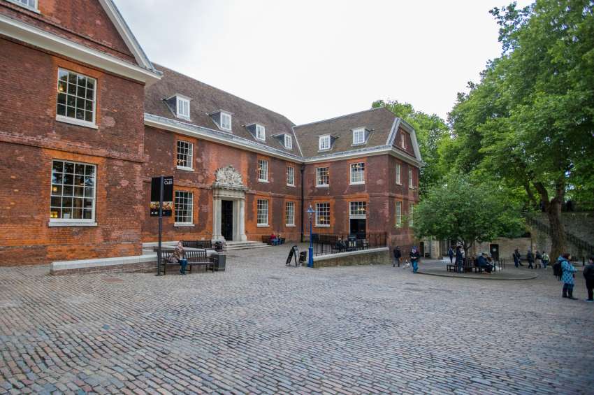 new-armouries-banqueting-suite-tower-of-london-venue-search-london
