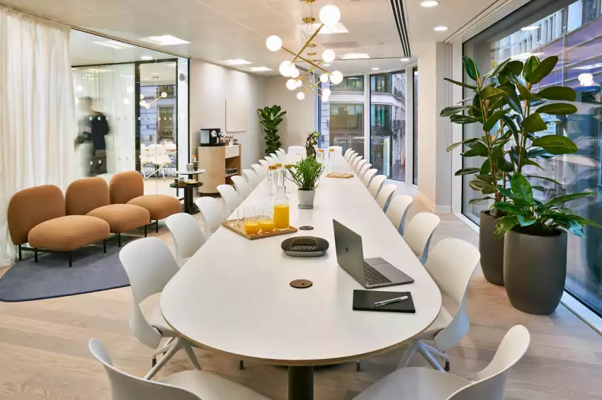 Meet in Place - King William