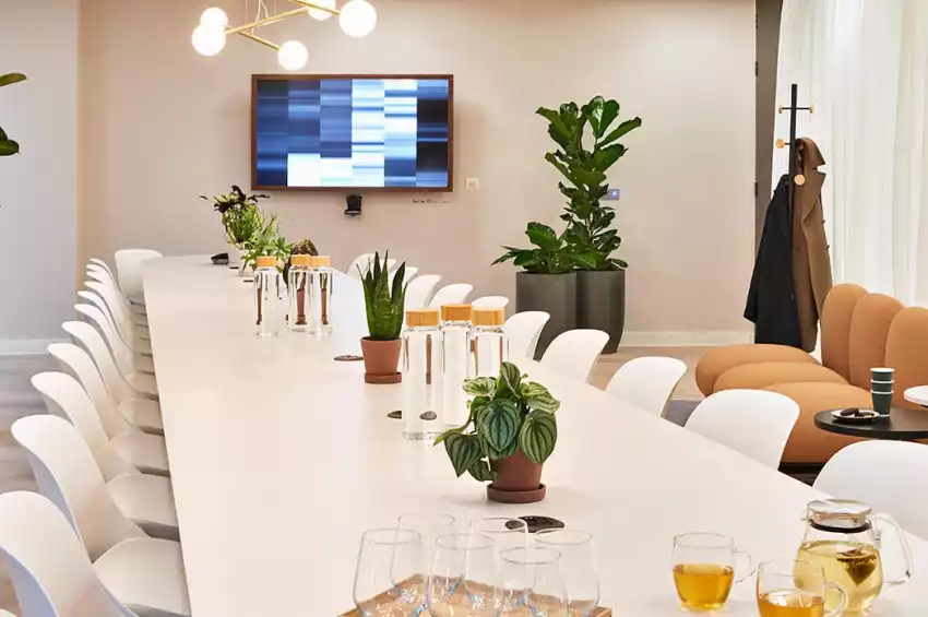 Meet in Place - King William