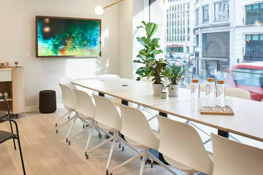 Meet in Place - King William