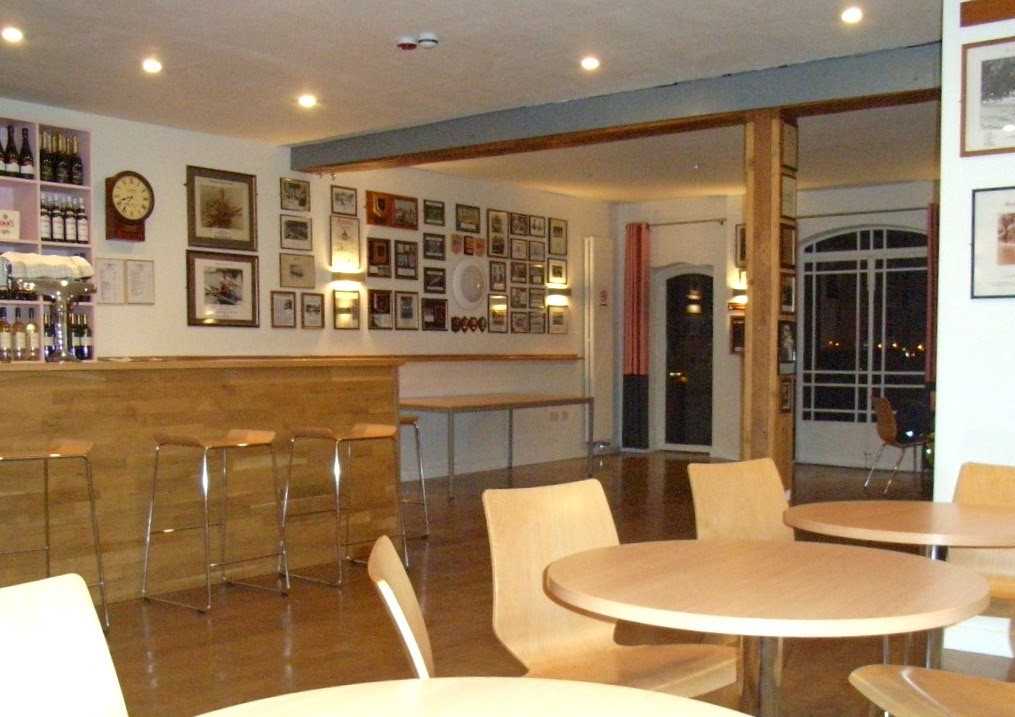 Club Bar