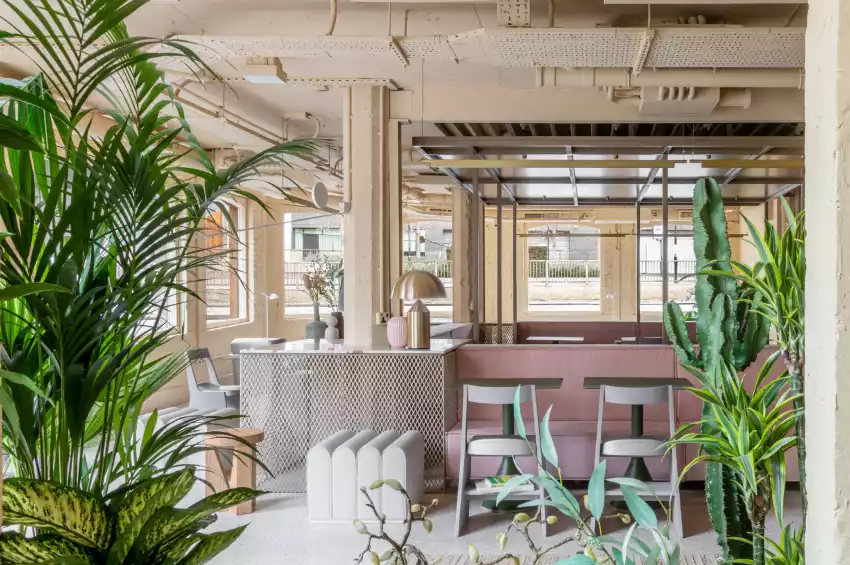 Locke at Broken Wharf