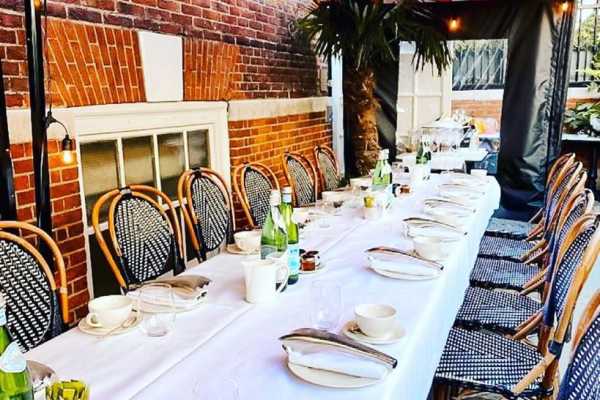 Table setting Coral Garden Terrace
