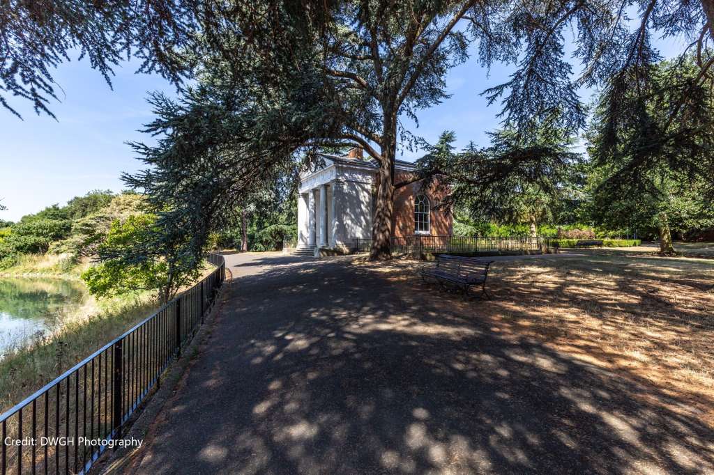 Gunnersbury Park