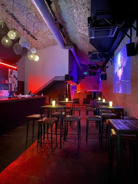 Bar 26