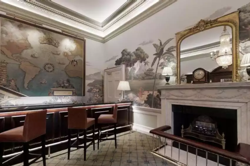 In and Out (Naval & Military) Club In and Out (Naval & Military) Club