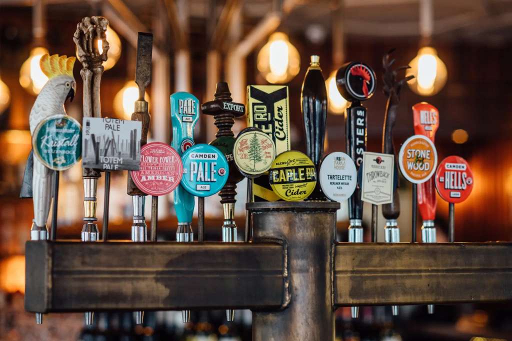 The Singer Tavern