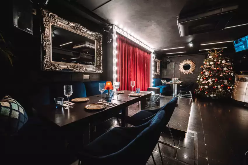 Layalina Knightsbridge  Layalina Knightsbridge