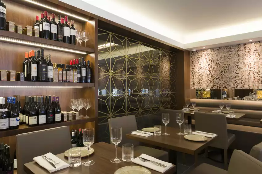 Layalina Knightsbridge  Layalina Knightsbridge