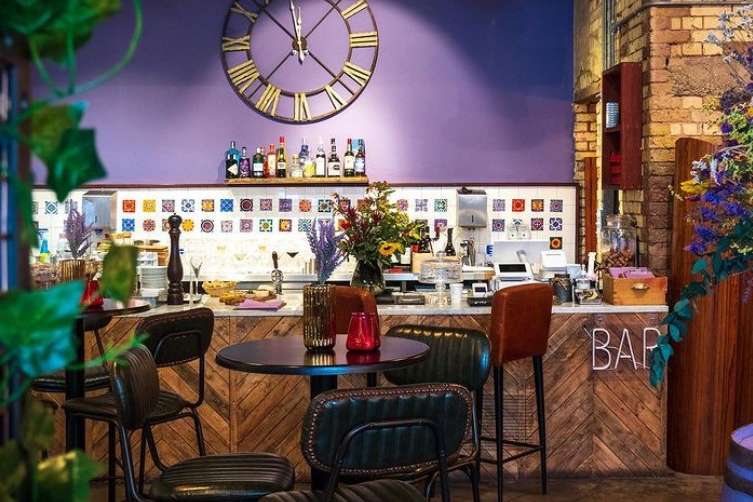 Cecilia's Wine House