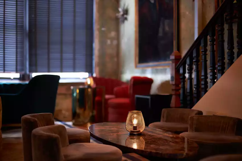 Martinez Members Cocktail Lounge 