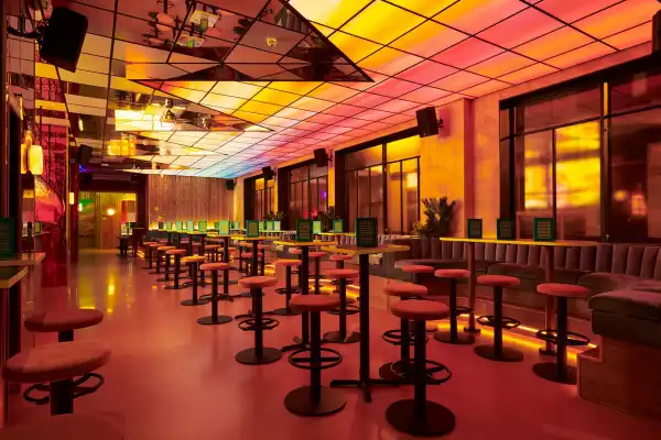 Nikki's Bar
