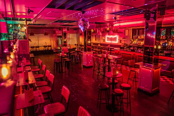 Simmons Bar Holborn