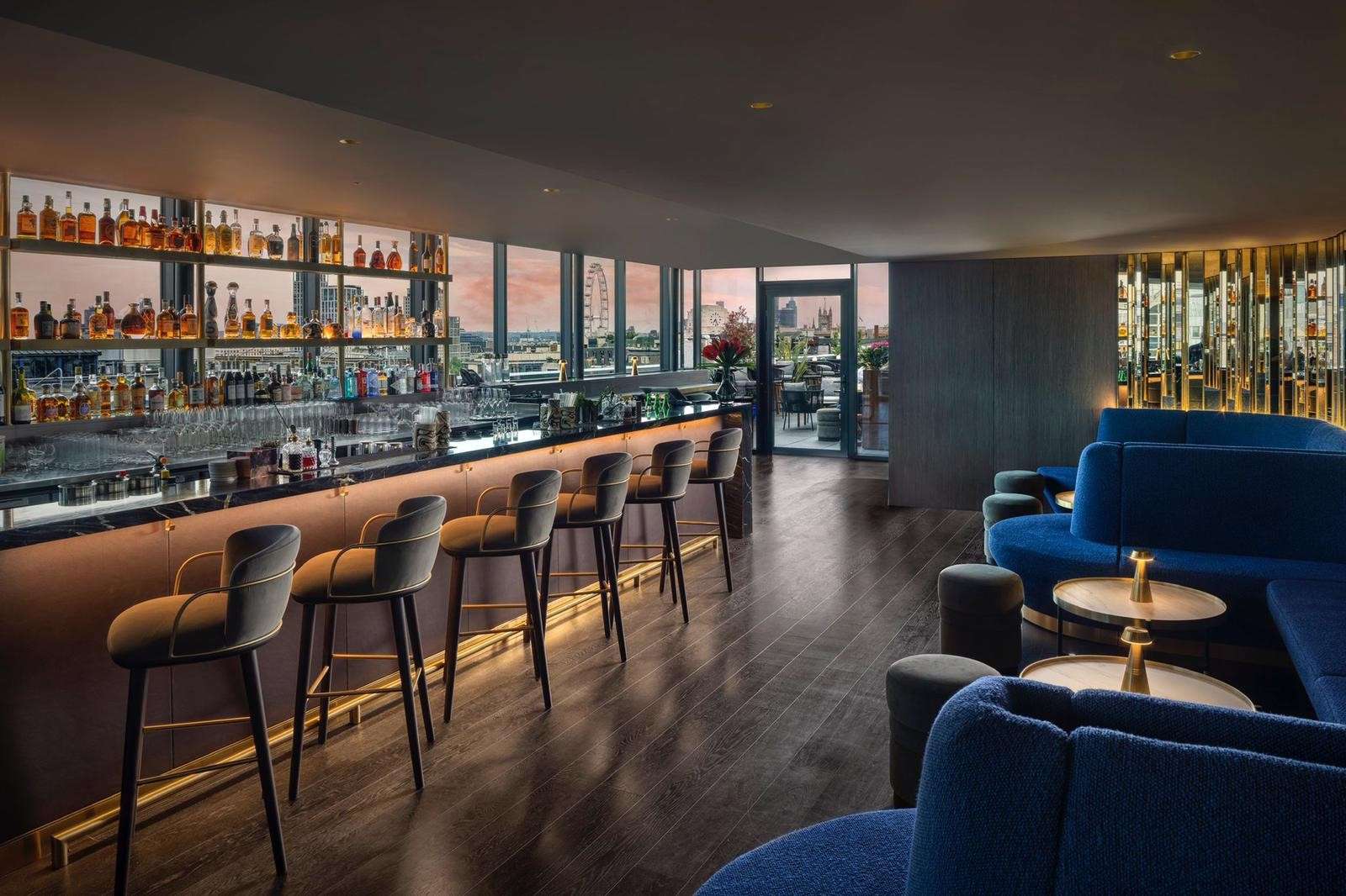AMANO Rooftop Bar 