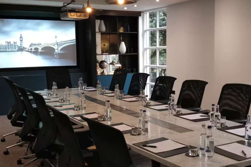 DoubleTree by Hilton London Kensington