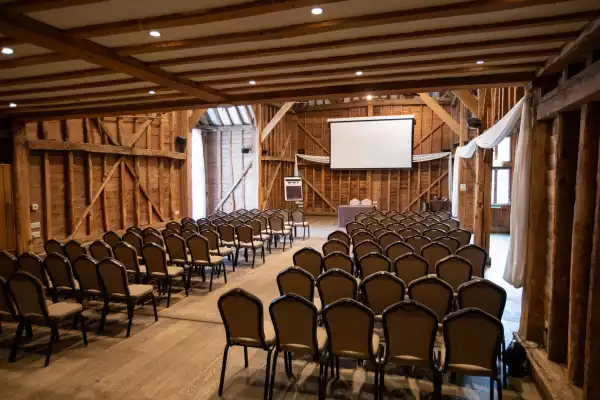 Tewinbury Farm Hotel 