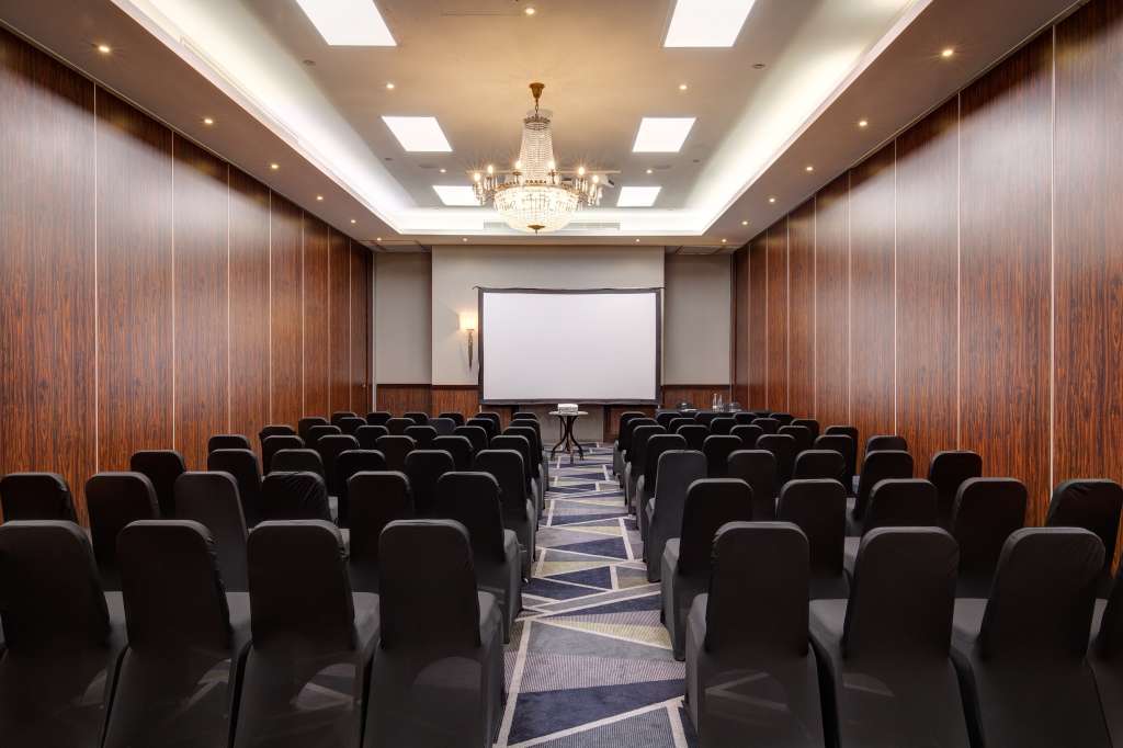 Imperial London Hotel