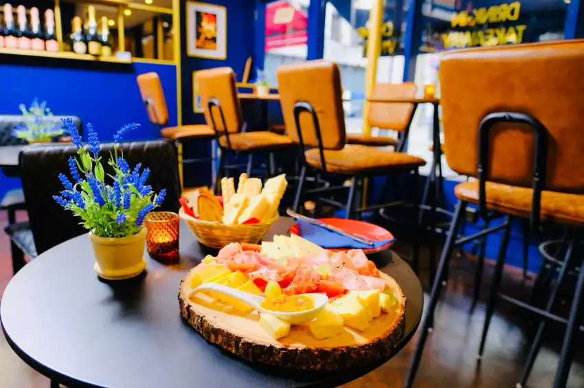 Voila! Wine Bar & Shop