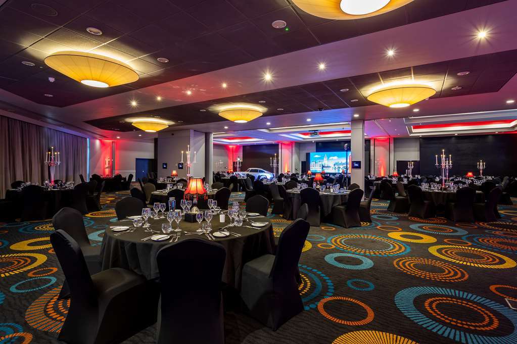 Radisson RED and Radisson Hotel & Conference Centre London Heathrow