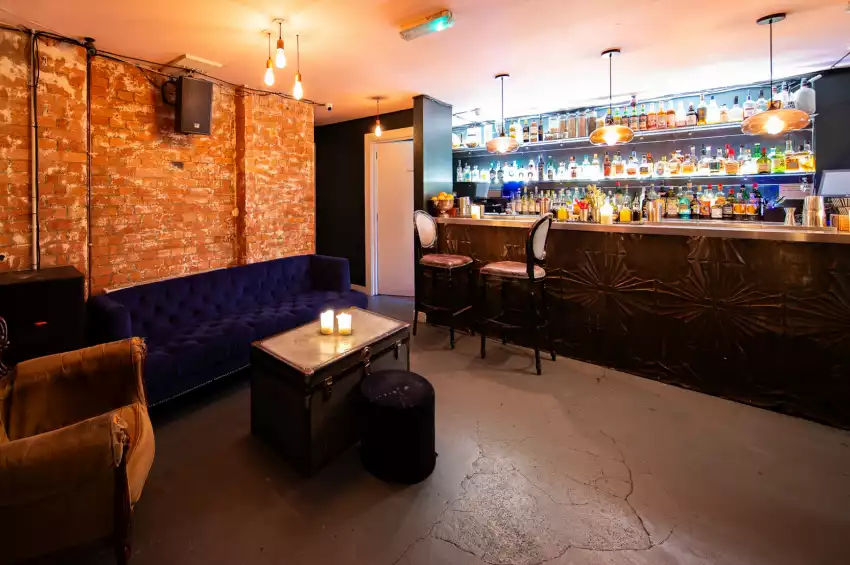 Looking Glass Cocktail Club