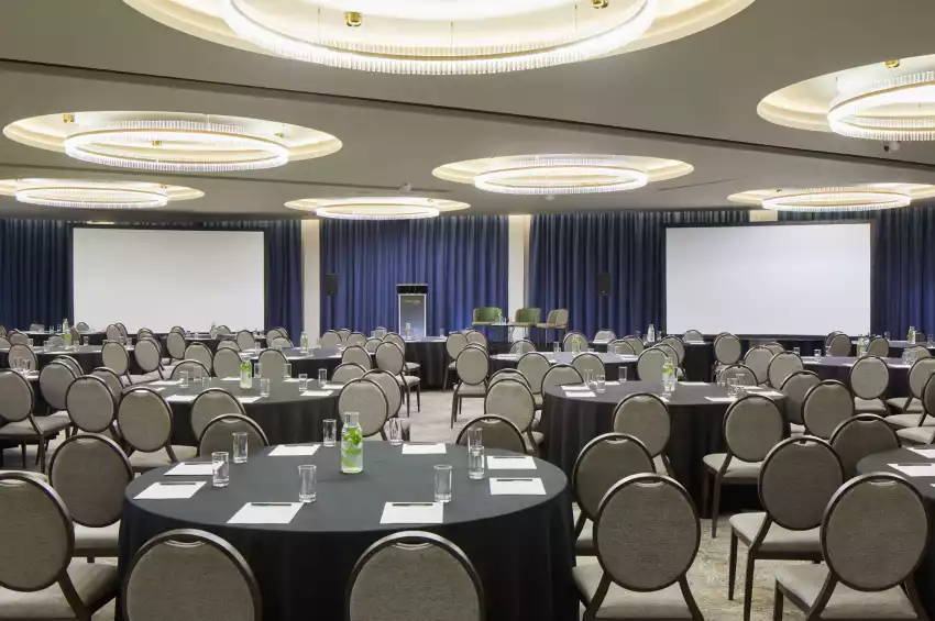 Courtyard London Heathrow Airport