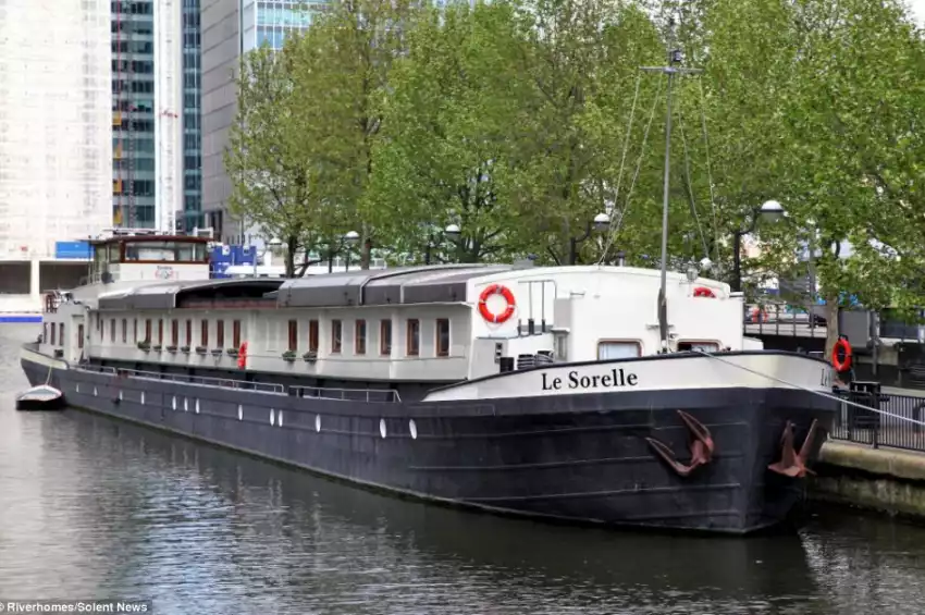 Le Sorelle River Barge Le Sorelle River Barge