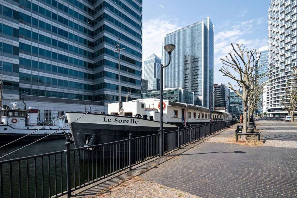 Le Sorelle River Barge
