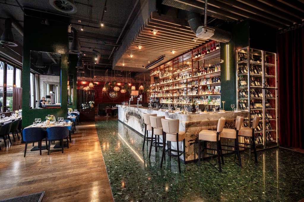 Smith's Bar & Grill