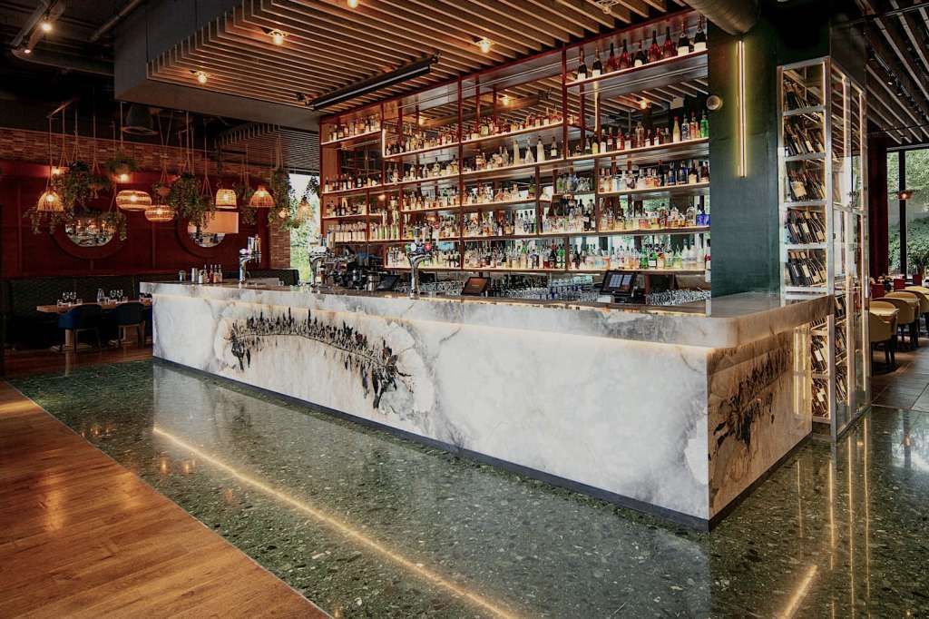 Smith's Bar & Grill